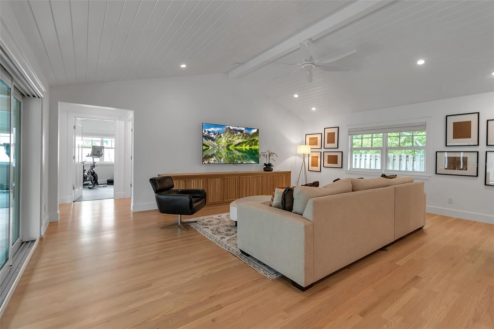 1838 ALTA VISTA ST