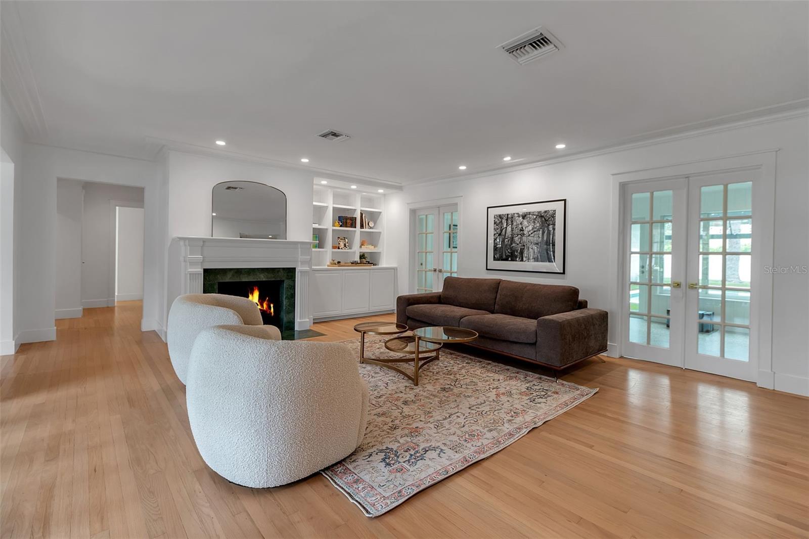 1838 ALTA VISTA ST