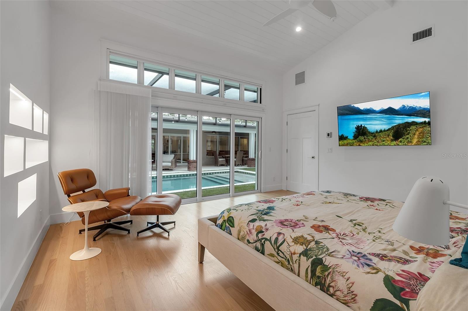 1838 ALTA VISTA ST