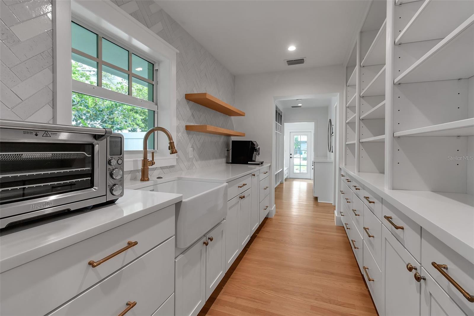 1838 ALTA VISTA ST