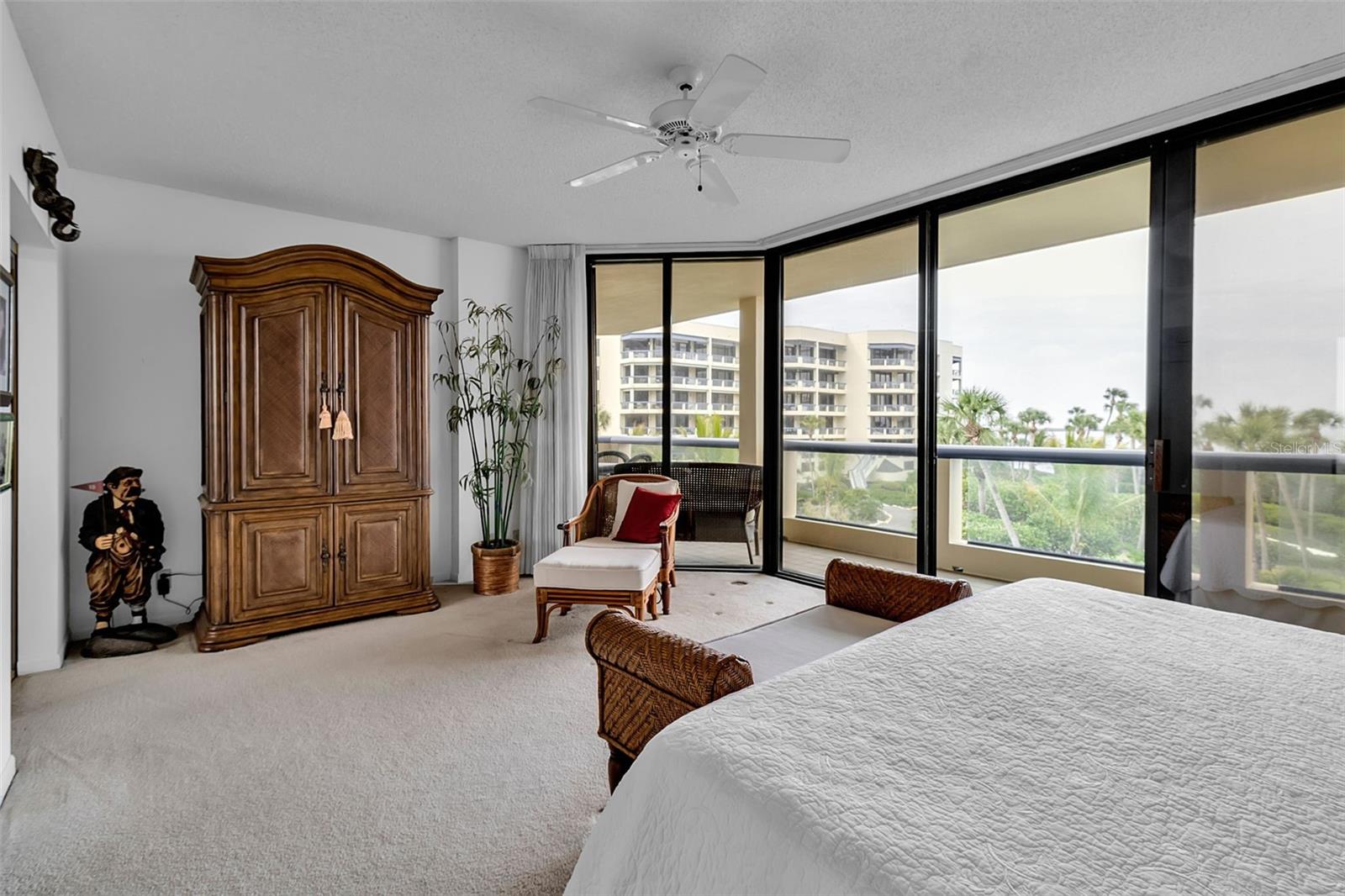 2110 HARBOURSIDE DR #523