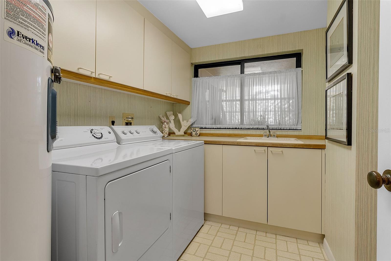 2110 HARBOURSIDE DR #523