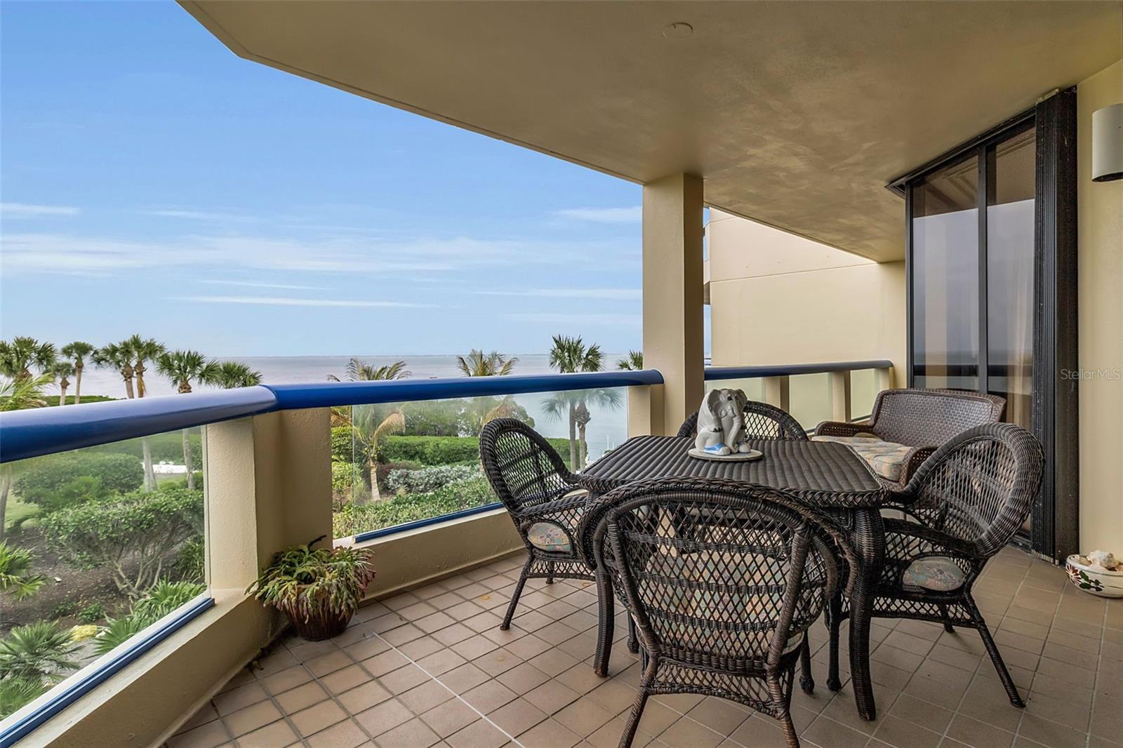 2110 HARBOURSIDE DR #523