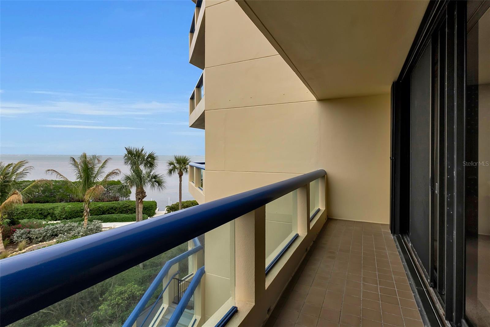 2110 HARBOURSIDE DR #523