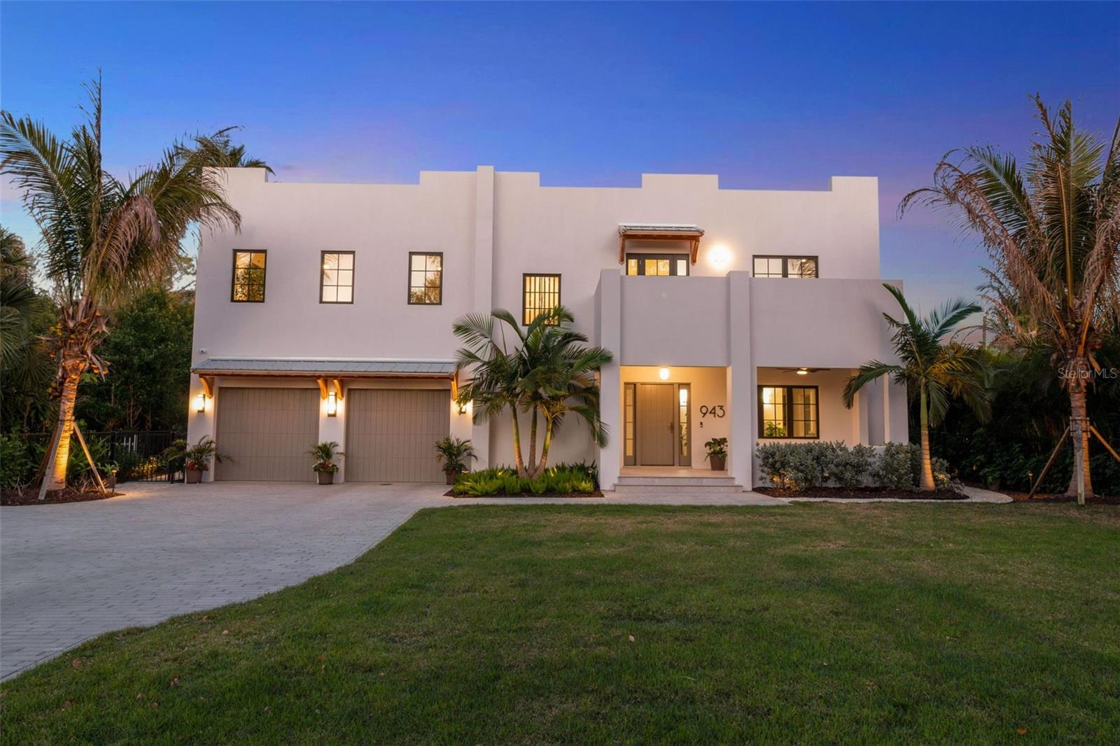 943 POMELO PL