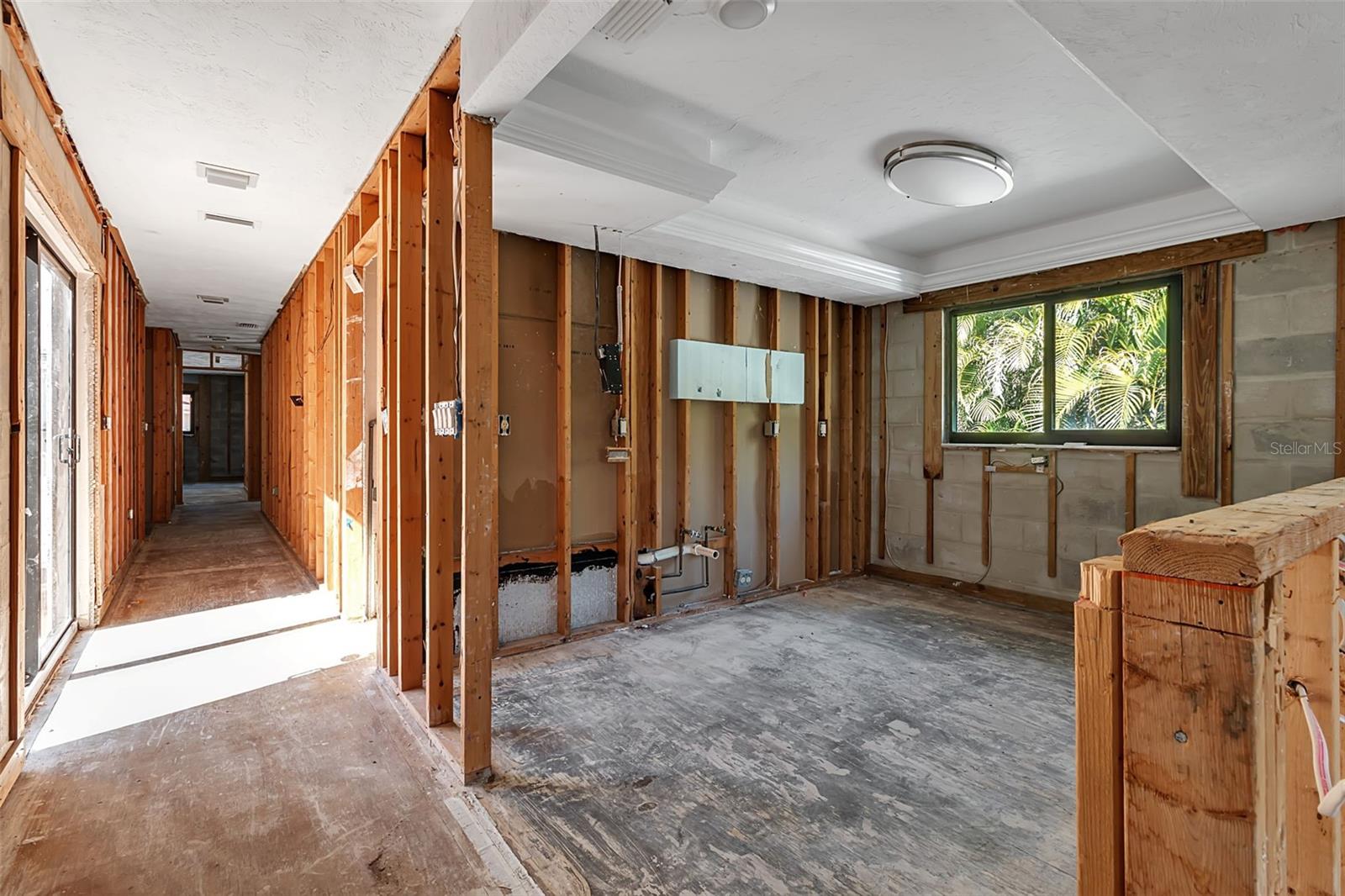 1040 SYLVAN DR