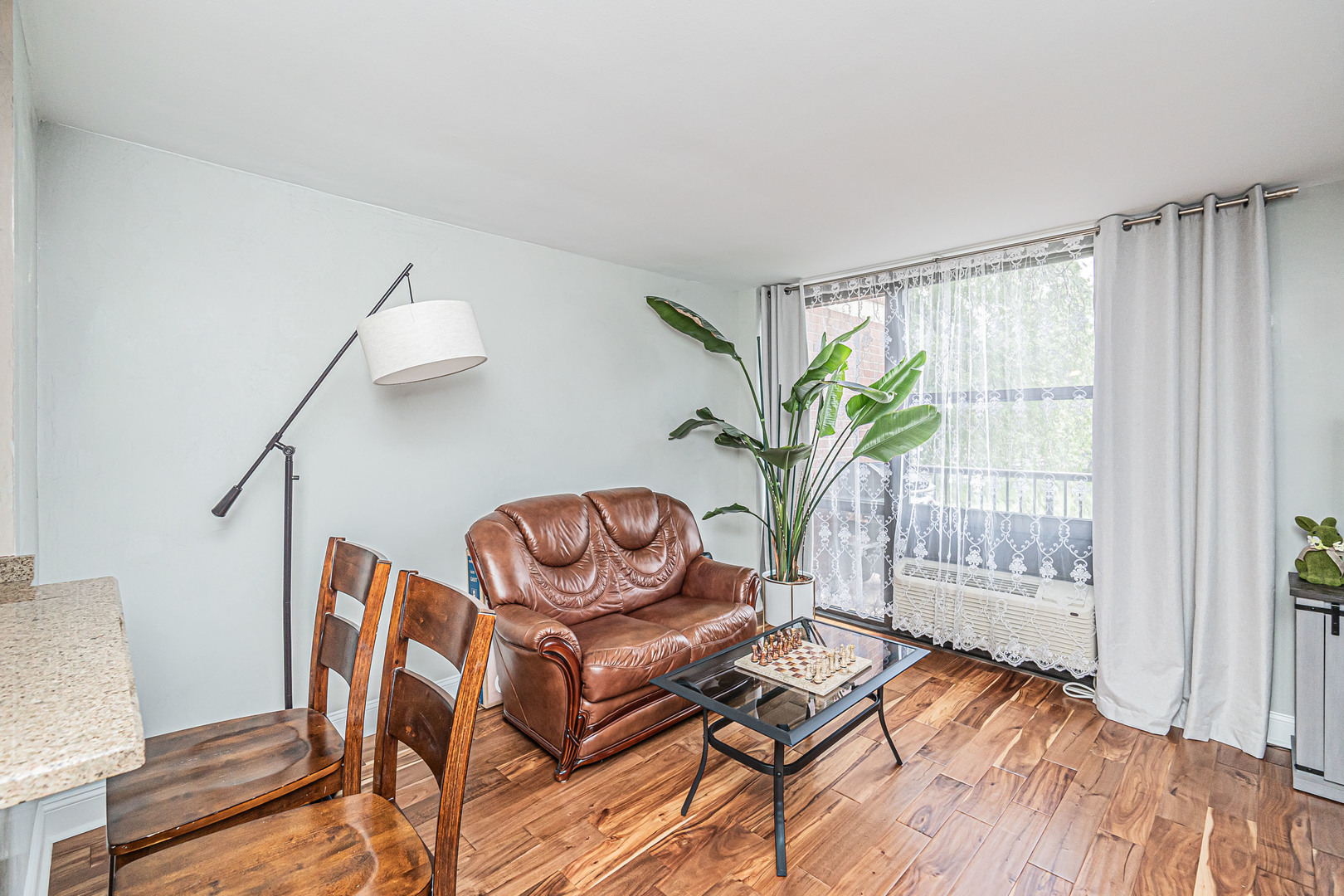 2921 S Michigan Avenue Unit: 208