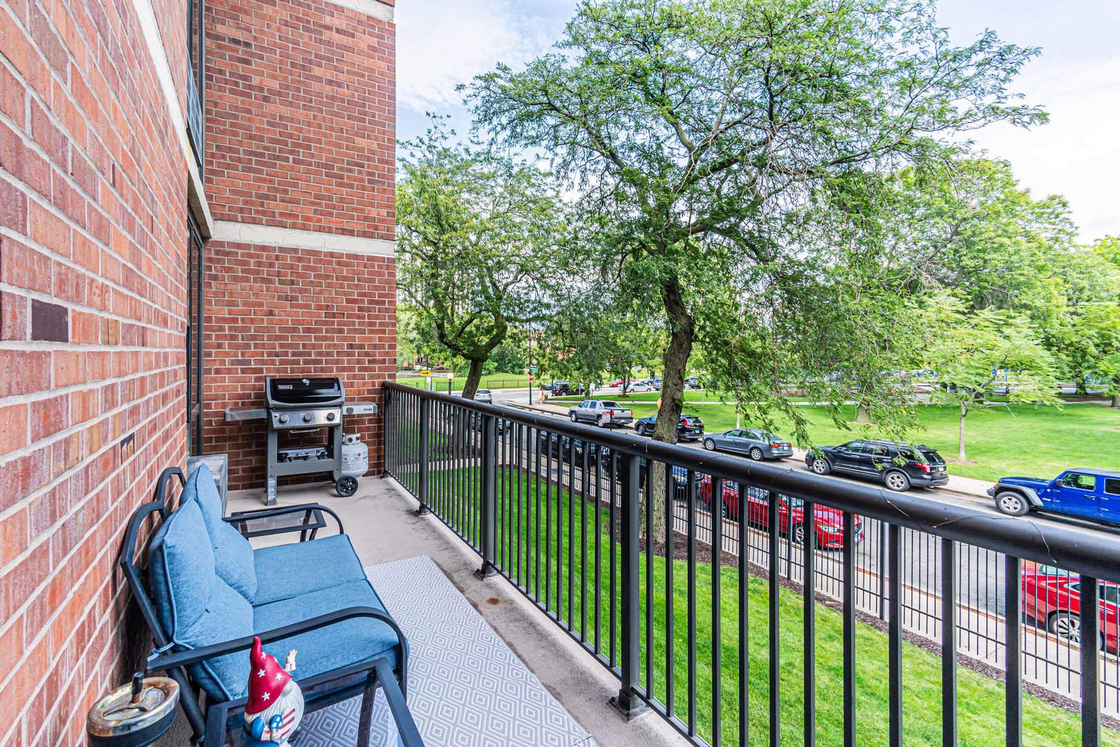 2921 S Michigan Avenue Unit: 208