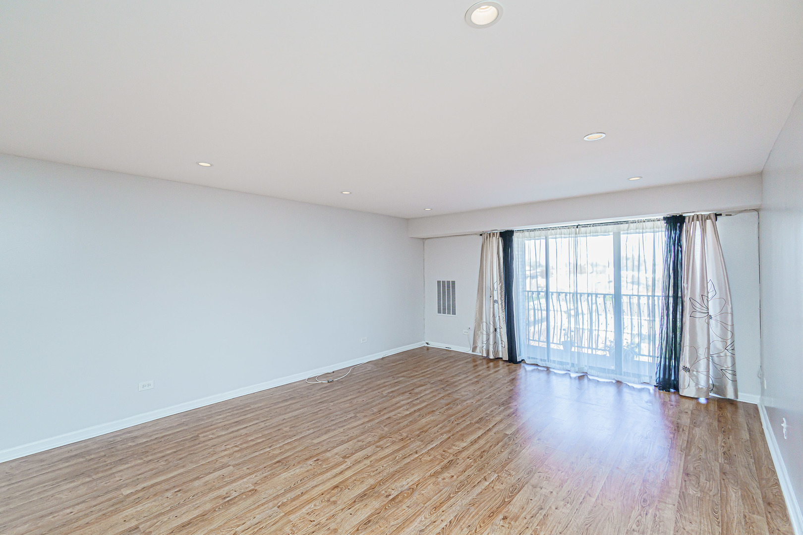 6950 W Forest Preserve Drive Unit: 313