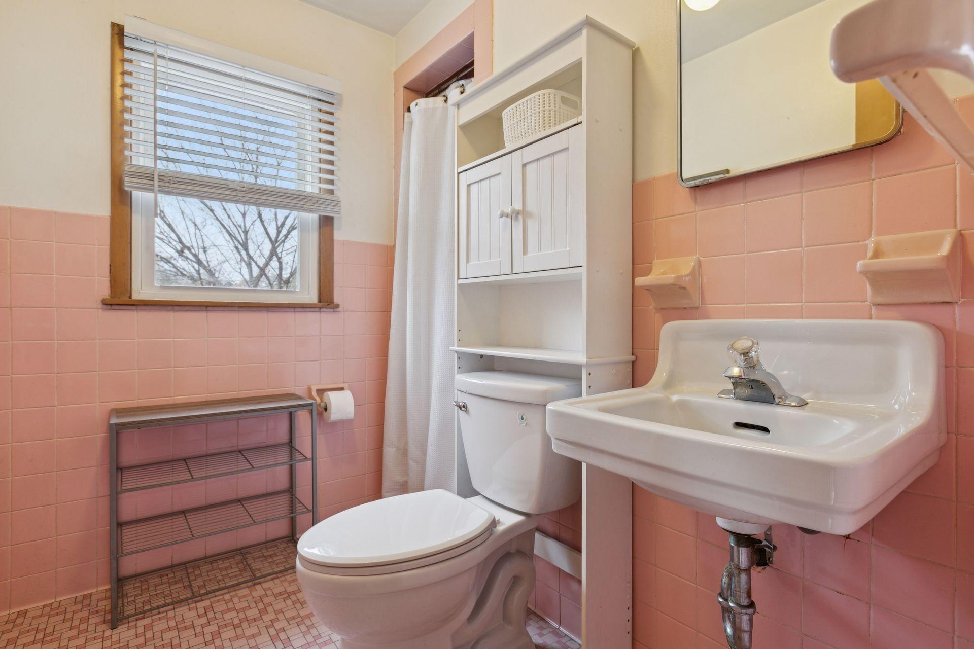 5157 Vincent Avenue N