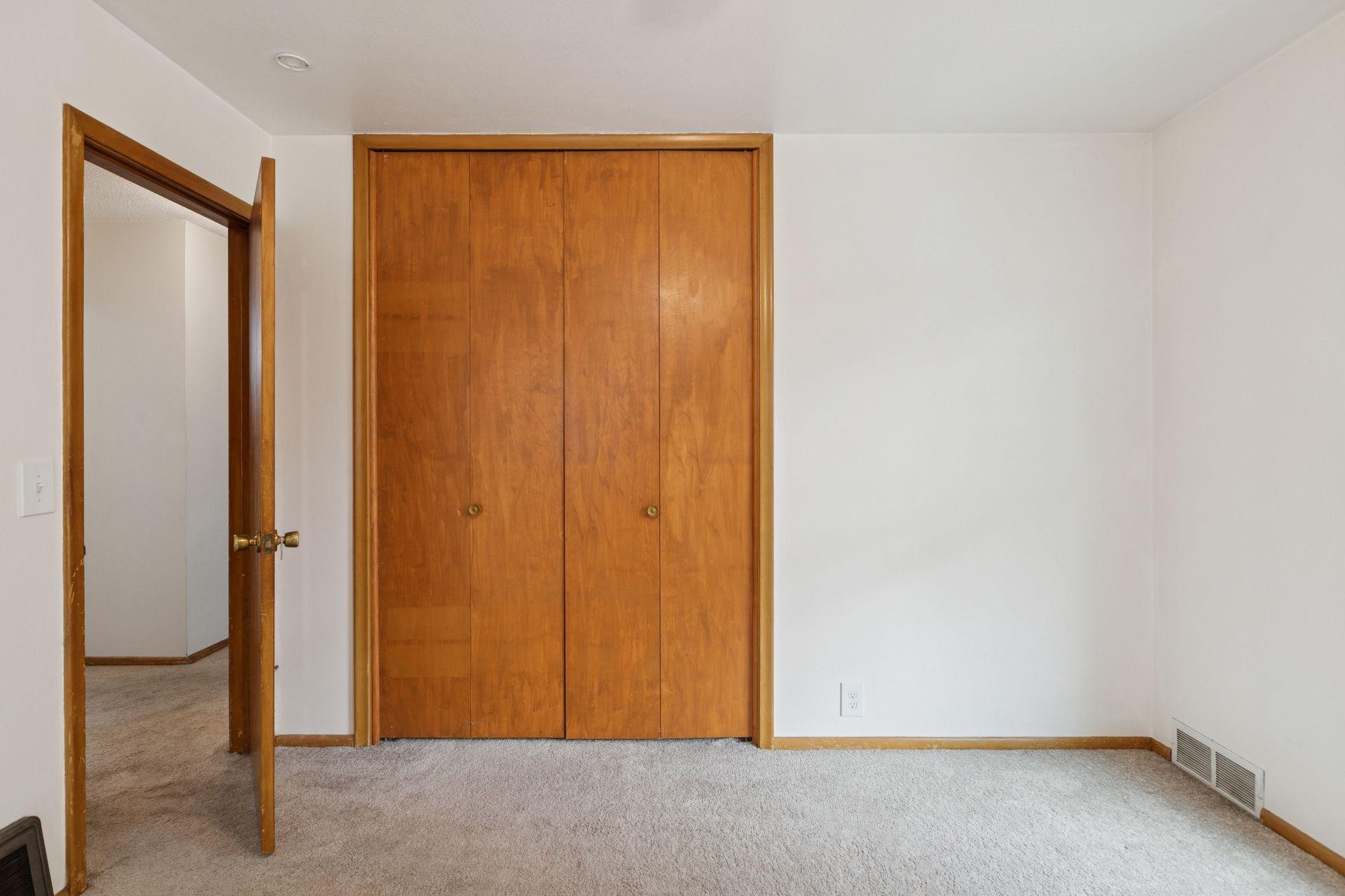 5157 Vincent Avenue N