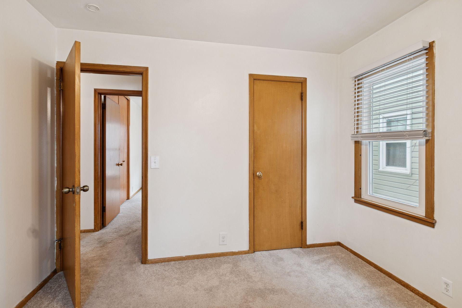 5157 Vincent Avenue N