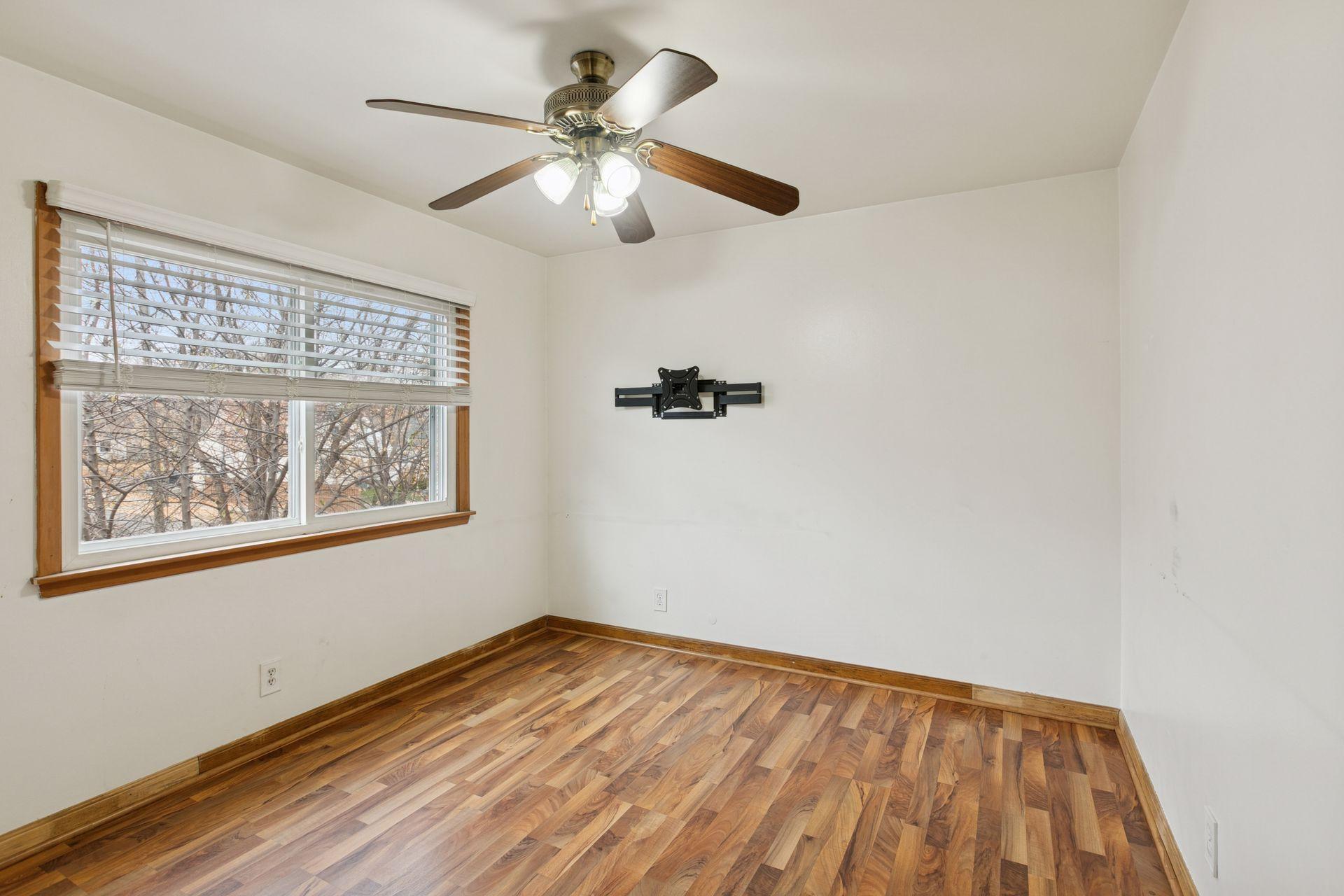 5157 Vincent Avenue N