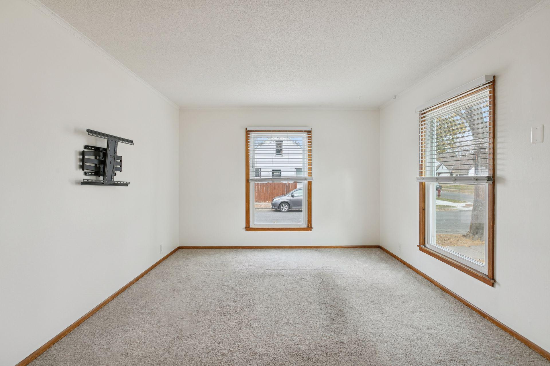 5157 Vincent Avenue N