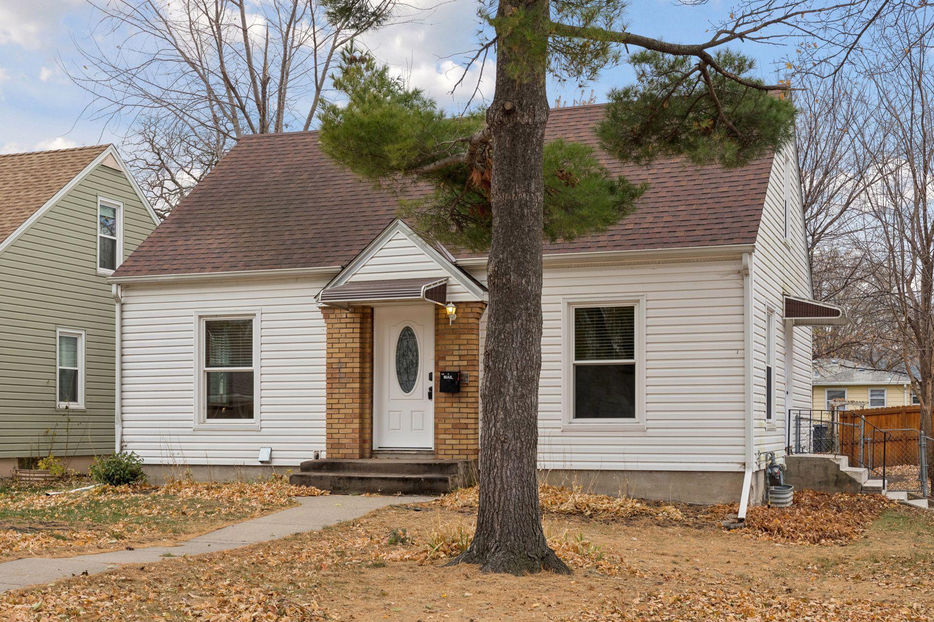 5157 Vincent Avenue N