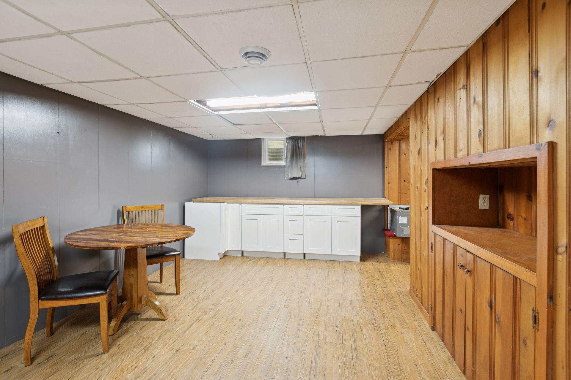 5157 Vincent Avenue N