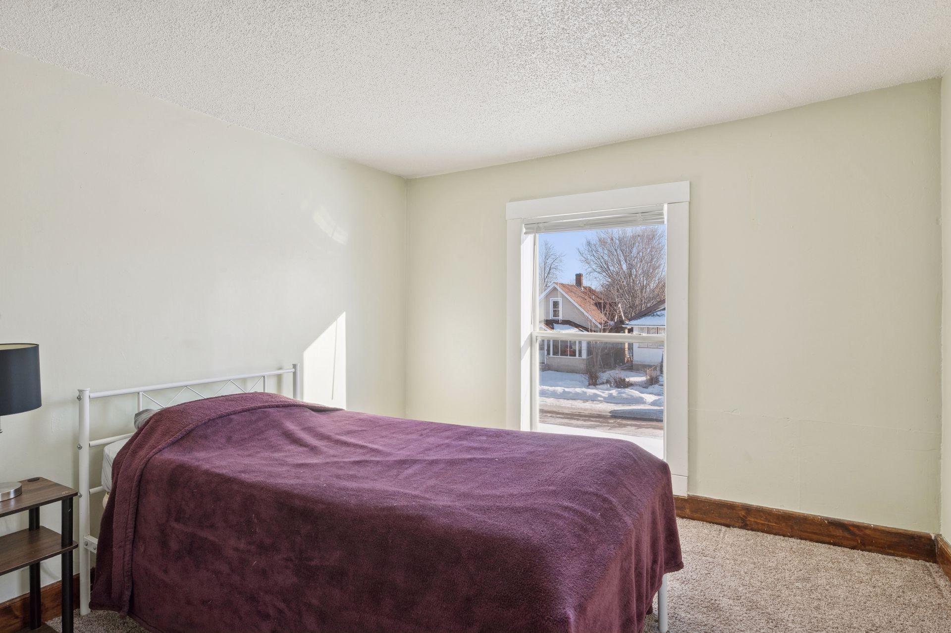 2651 Newton Avenue N