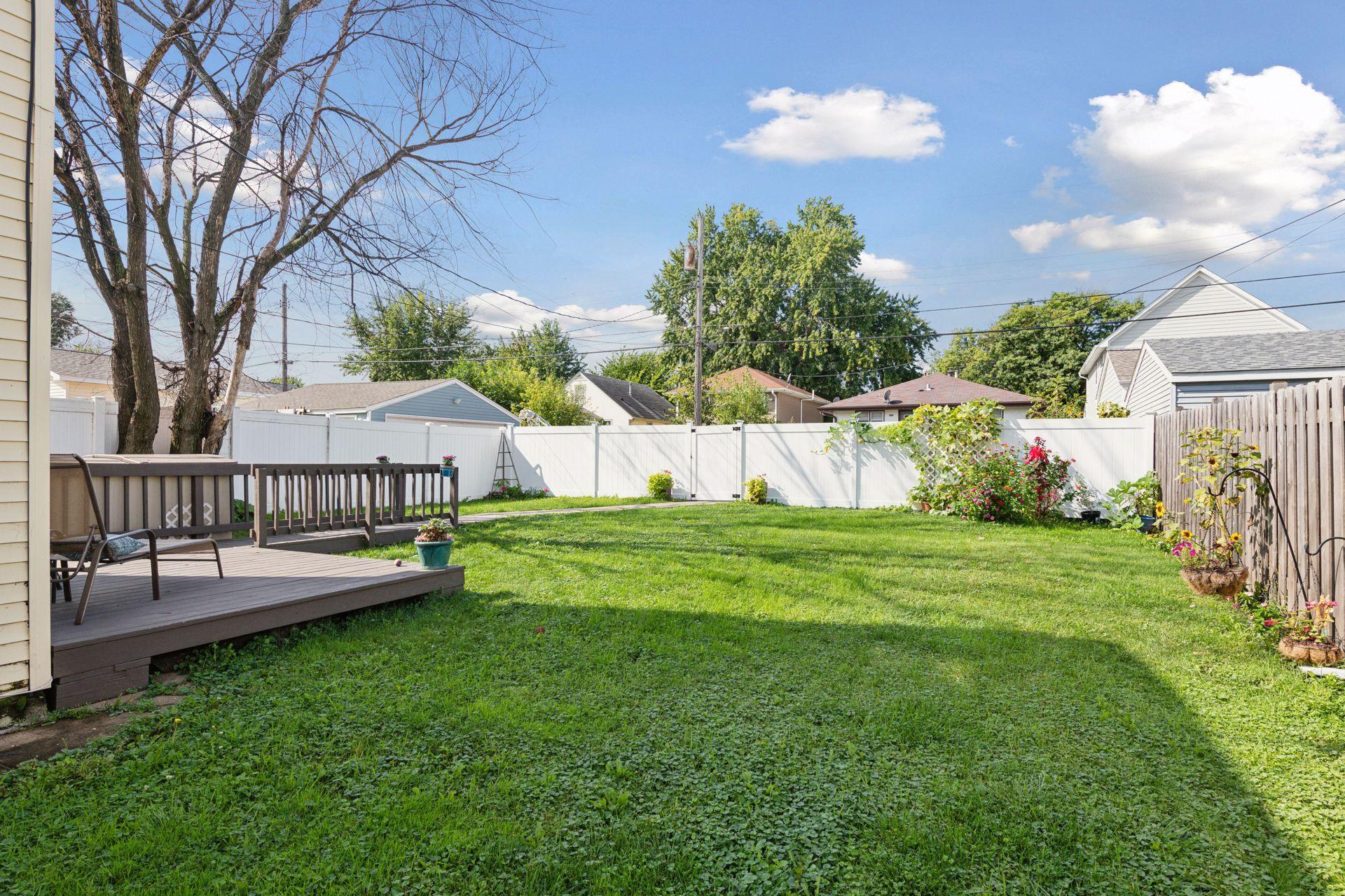 2651 Newton Avenue N