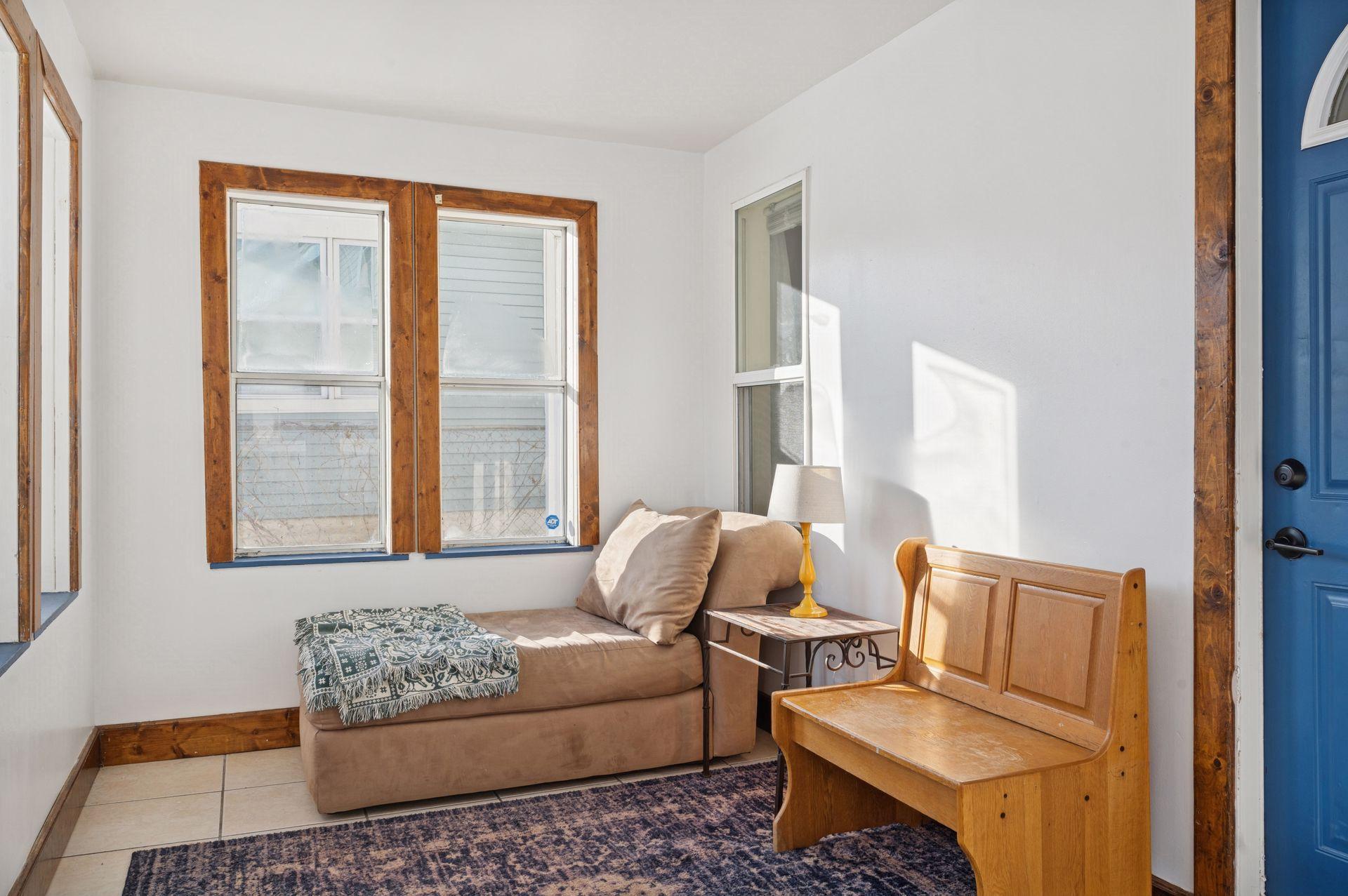 2651 Newton Avenue N