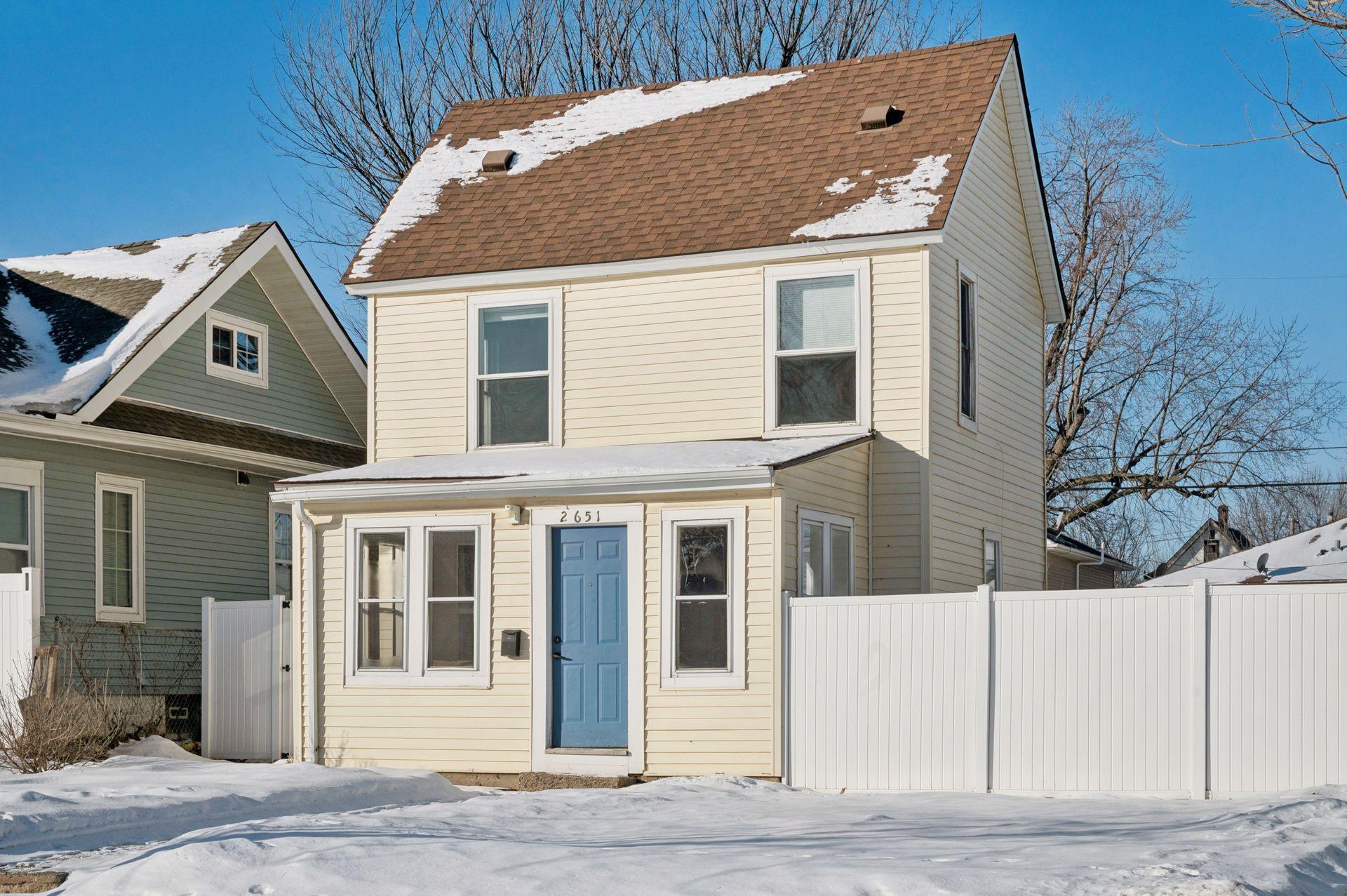 2651 Newton Avenue N