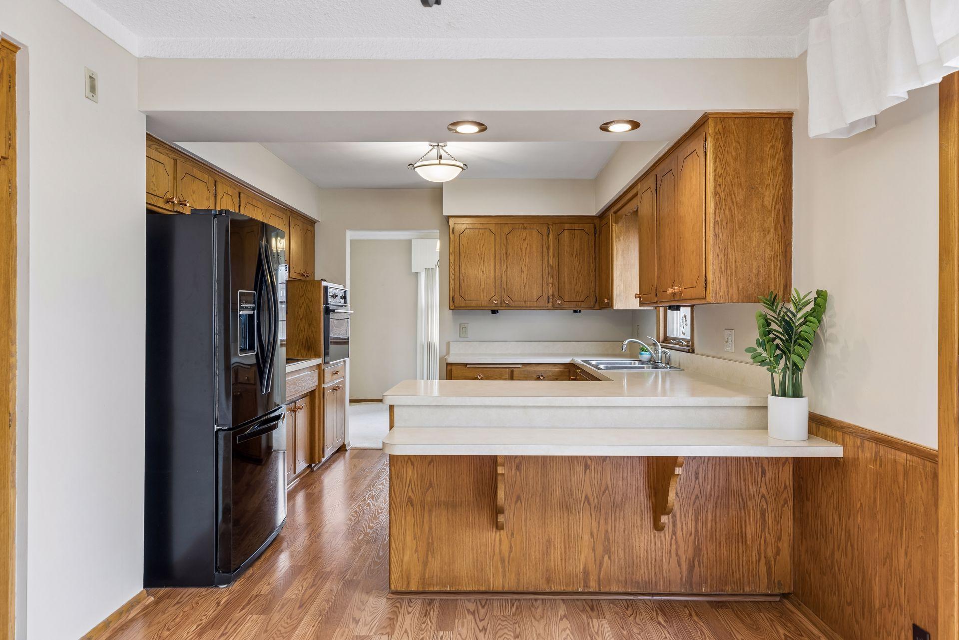 176 Emerson Avenue W