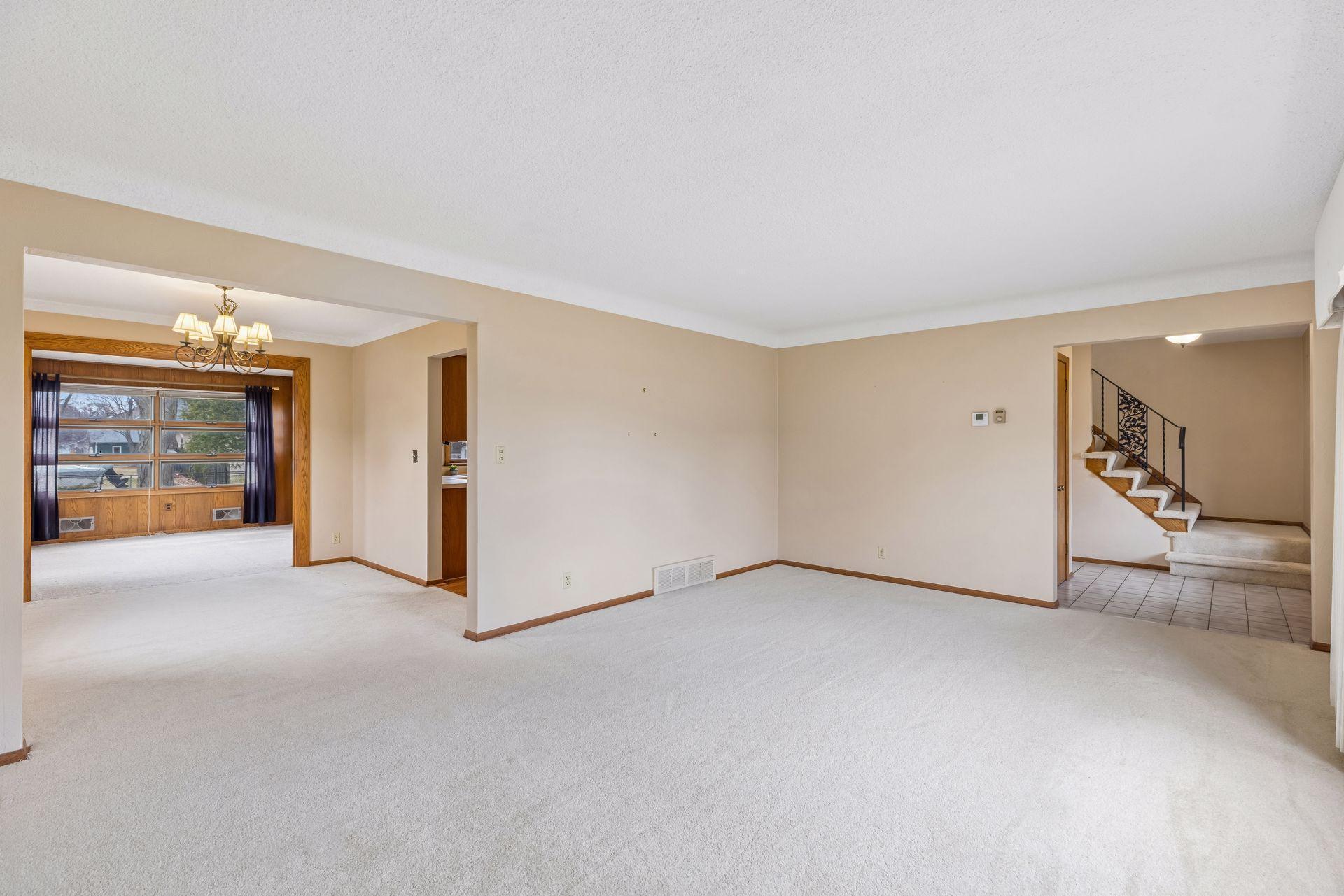 176 Emerson Avenue W