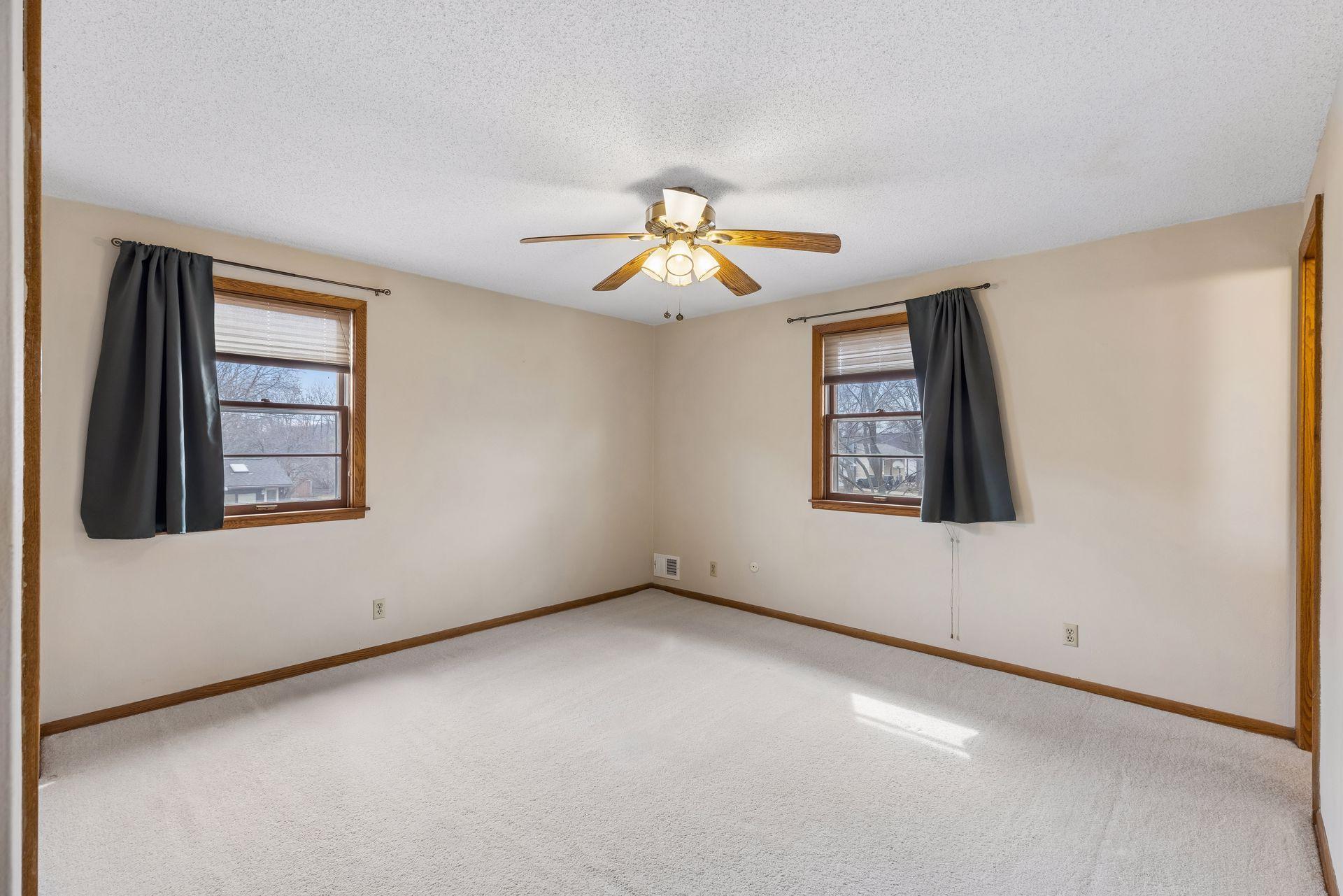 176 Emerson Avenue W