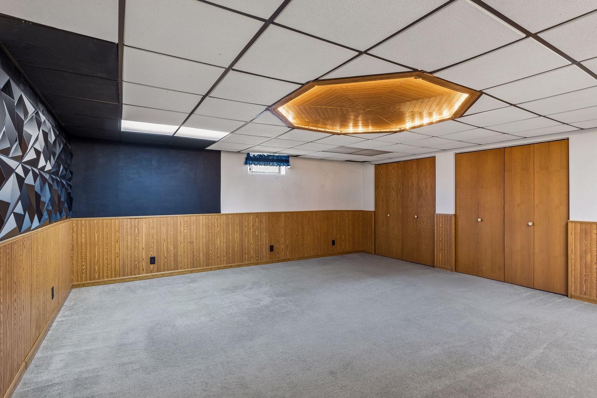 176 Emerson Avenue W