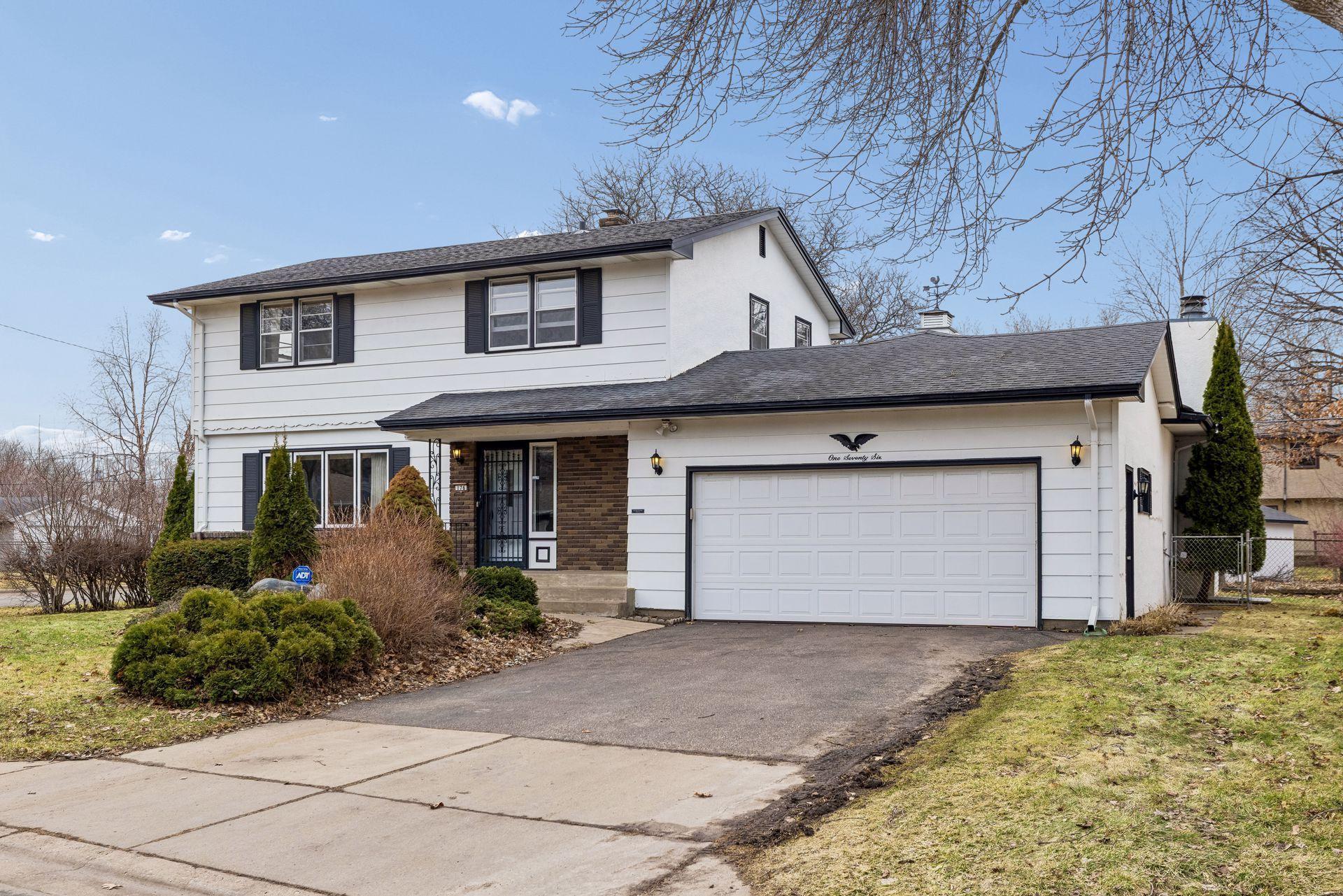 176 Emerson Avenue W