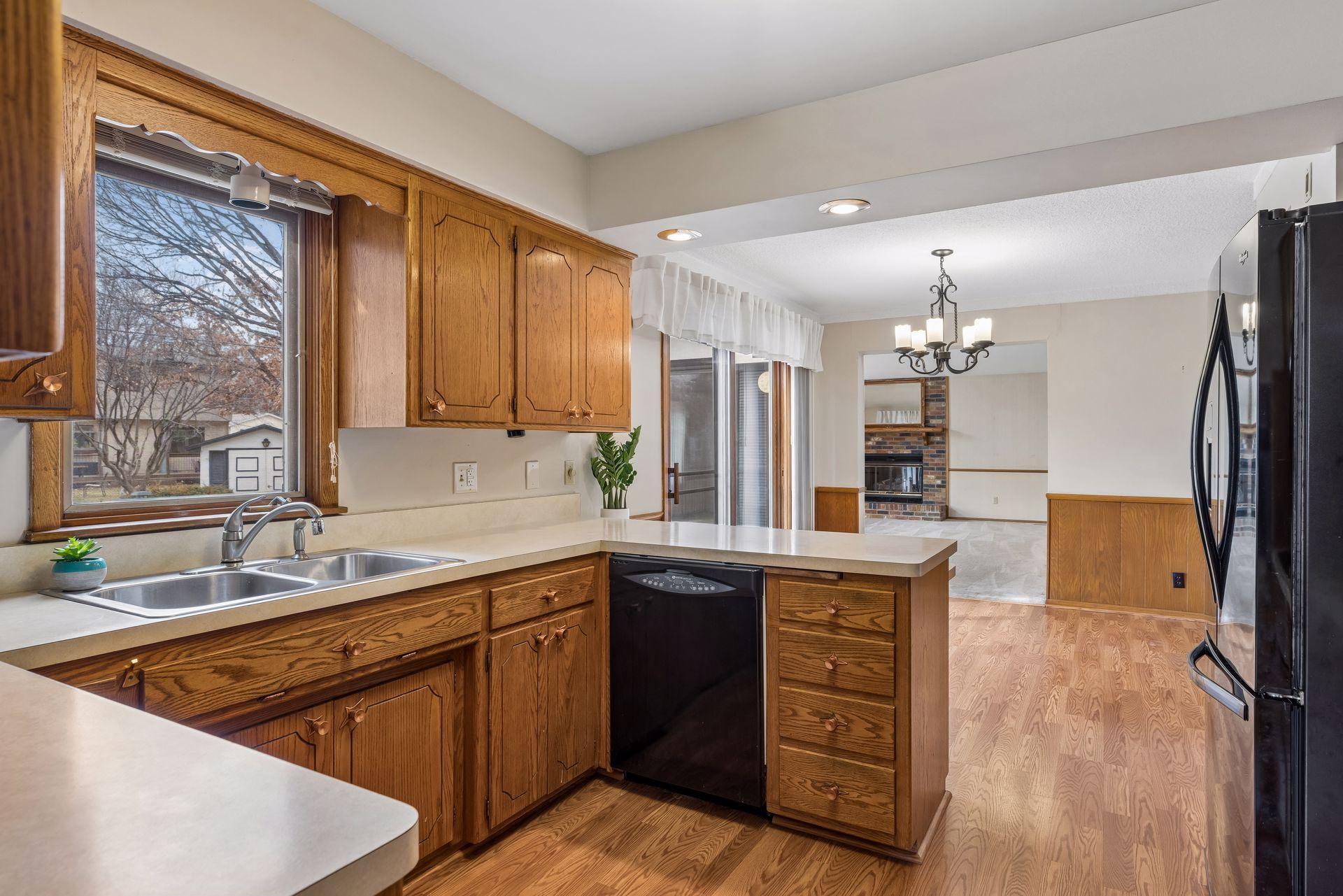 176 Emerson Avenue W