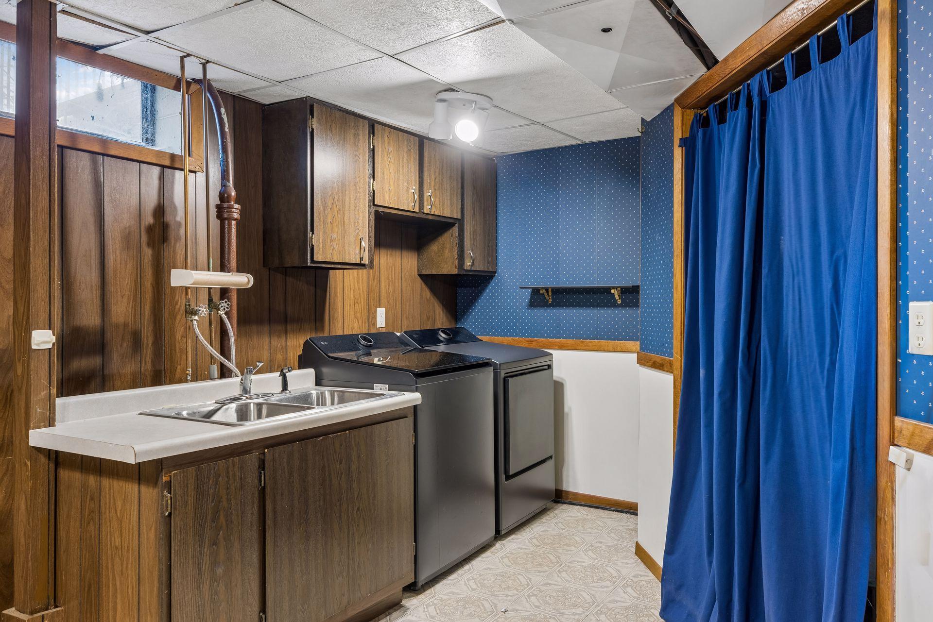 176 Emerson Avenue W