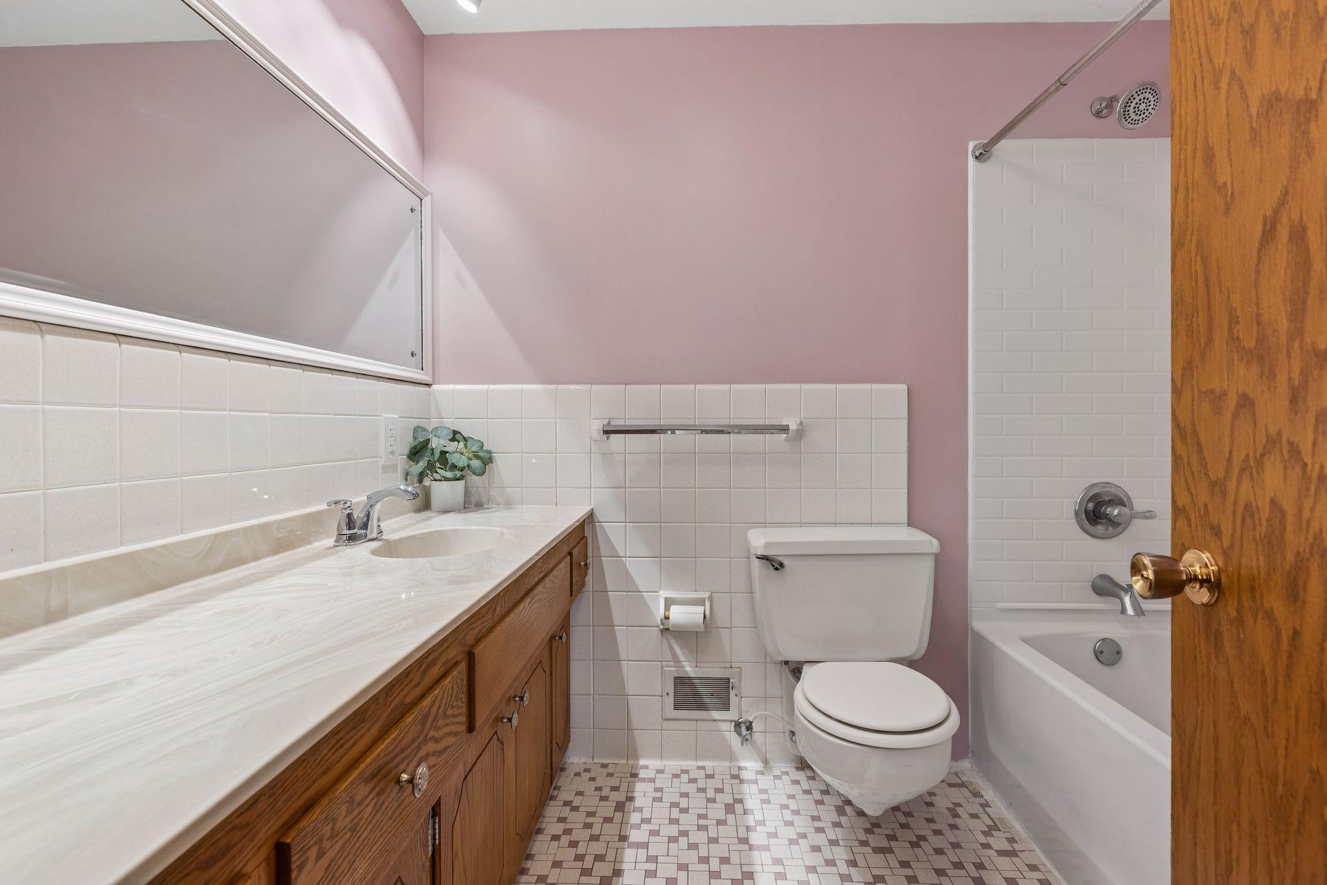 176 Emerson Avenue W