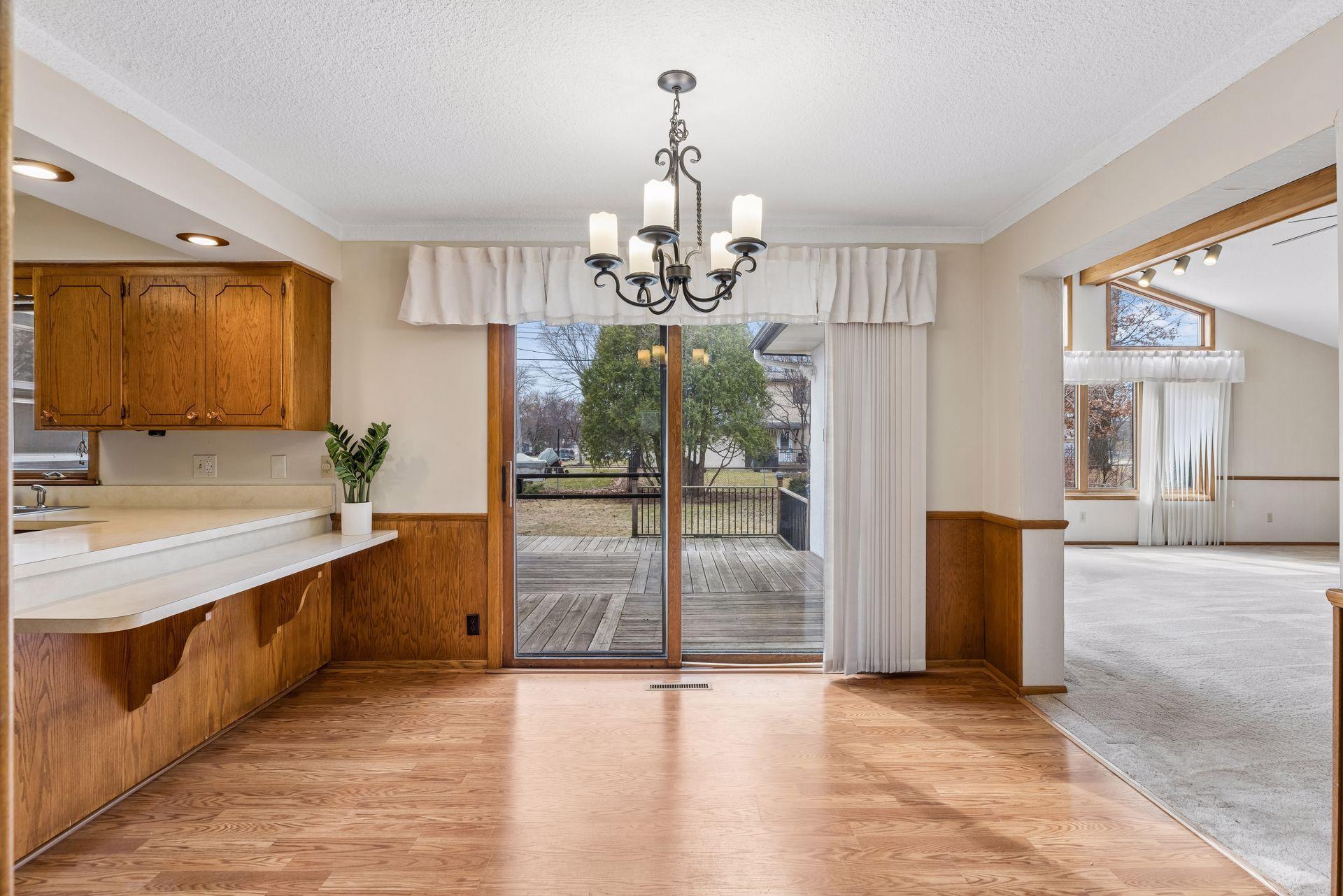 176 Emerson Avenue W