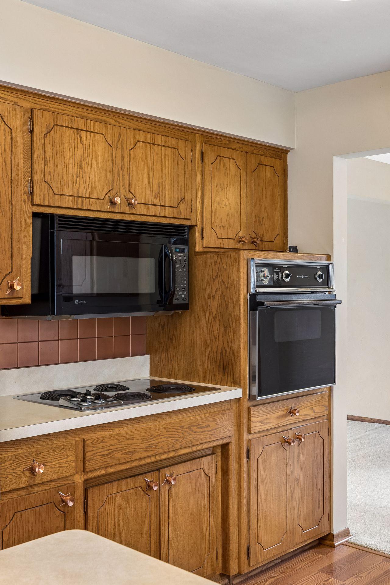 176 Emerson Avenue W