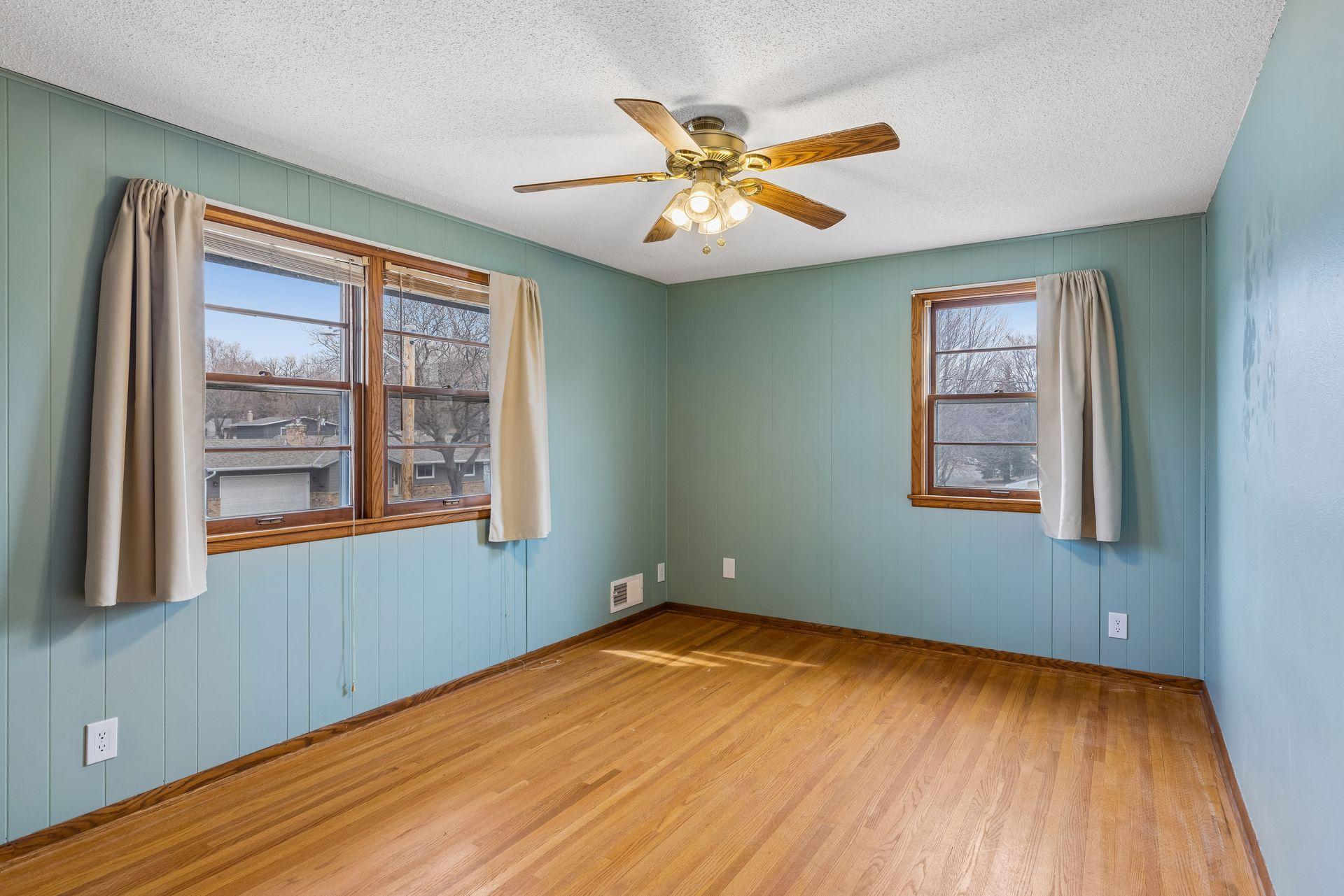 176 Emerson Avenue W