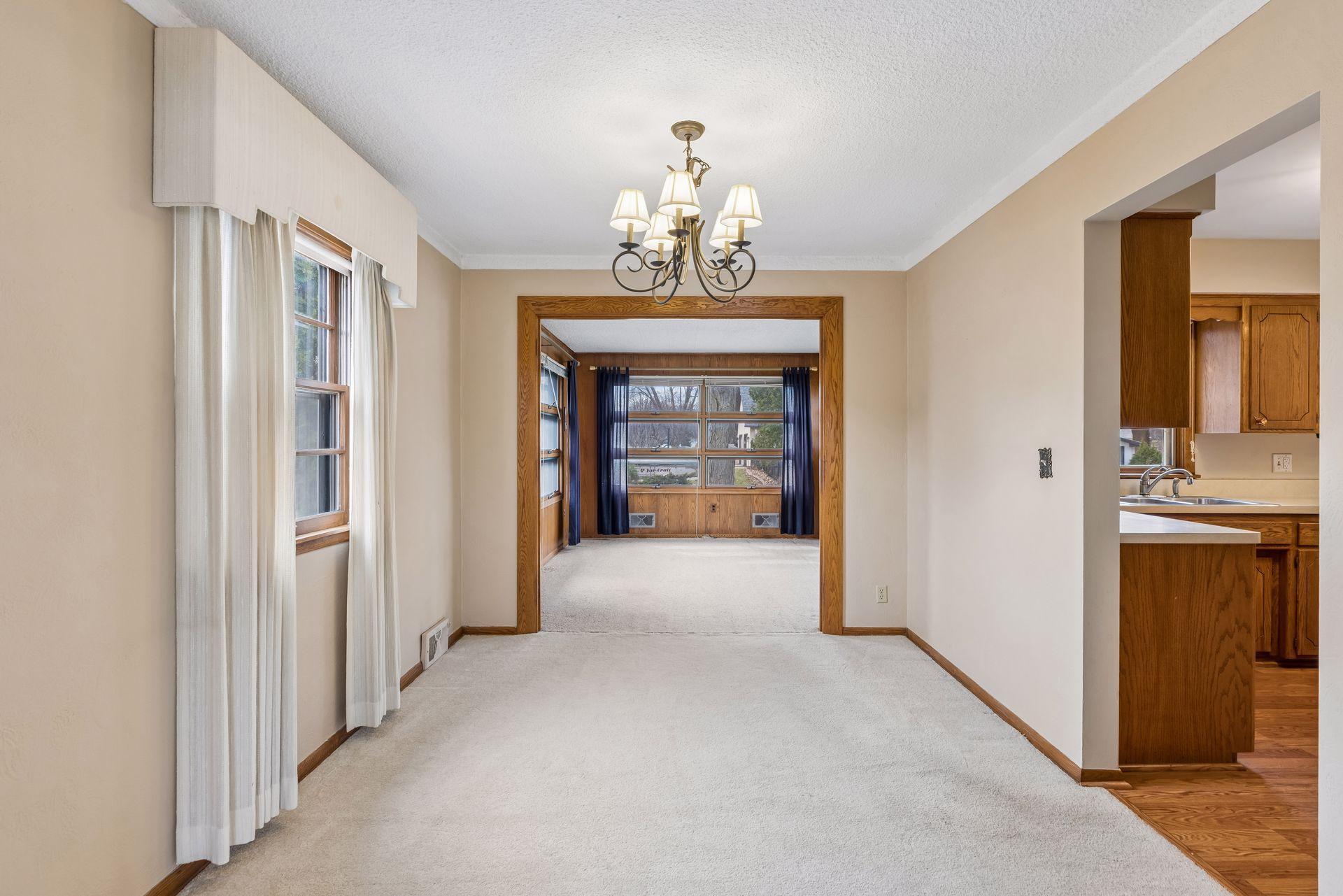 176 Emerson Avenue W