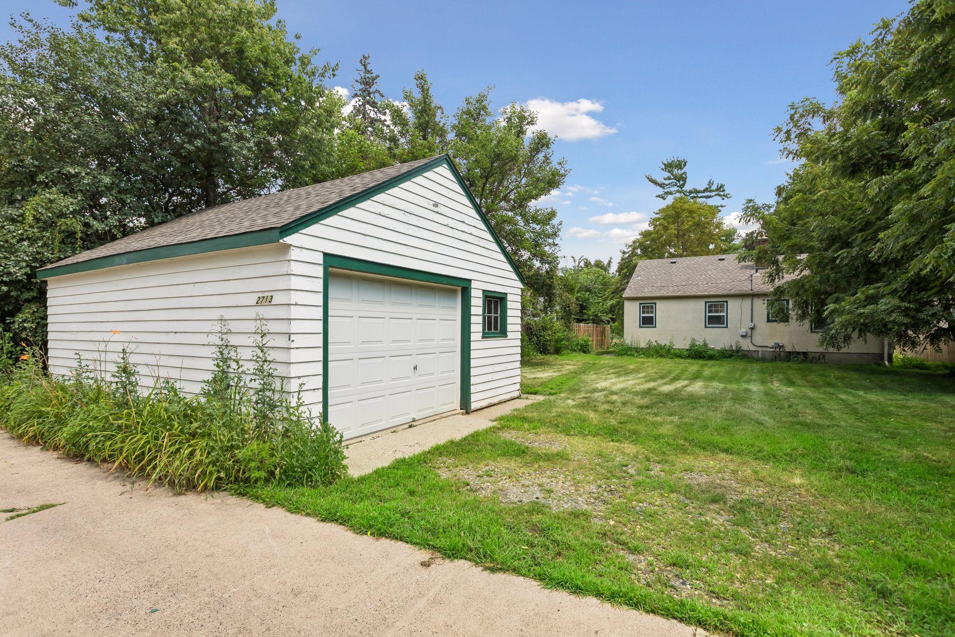 2713 Meridian Drive