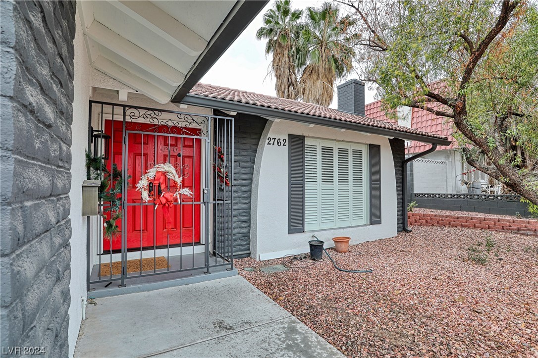 2762 Phoenix Street