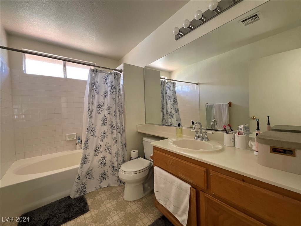 1520 Spreading Oak Drive