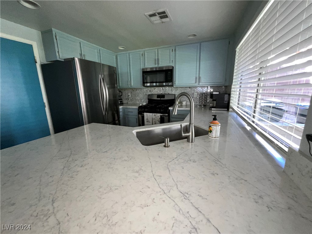 1520 Spreading Oak Drive