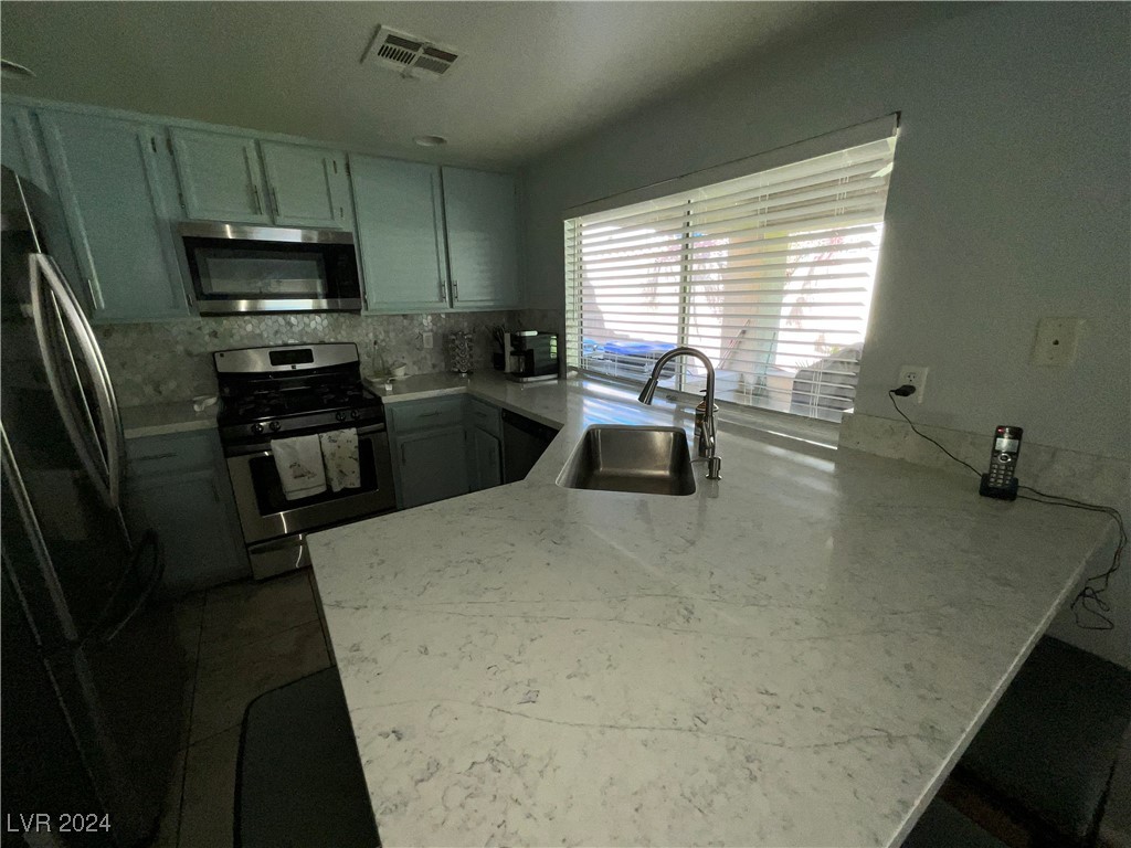 1520 Spreading Oak Drive