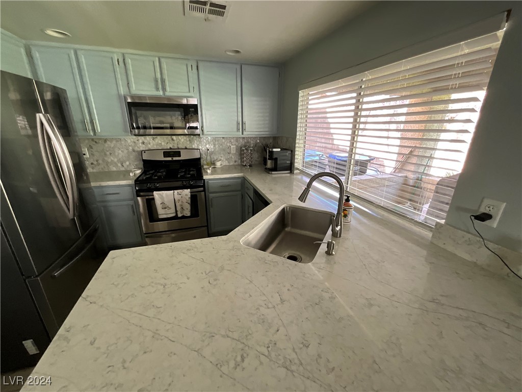 1520 Spreading Oak Drive
