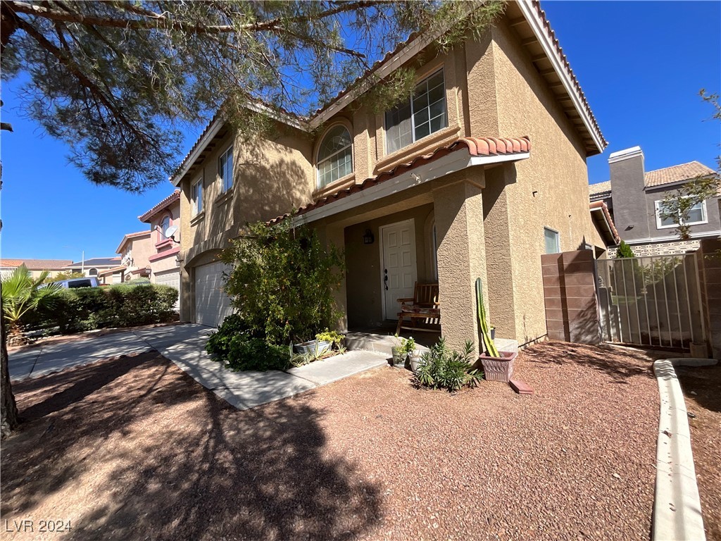 1520 Spreading Oak Drive