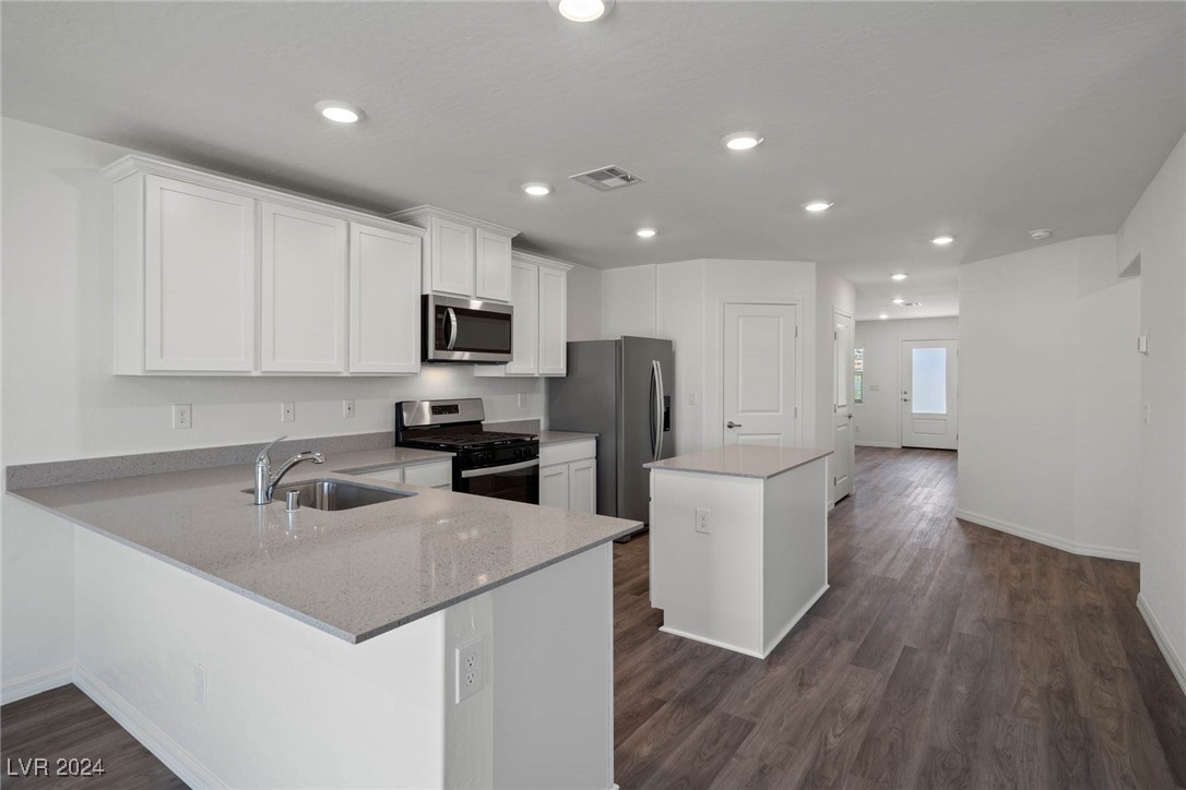 2704 Pavehawk Way