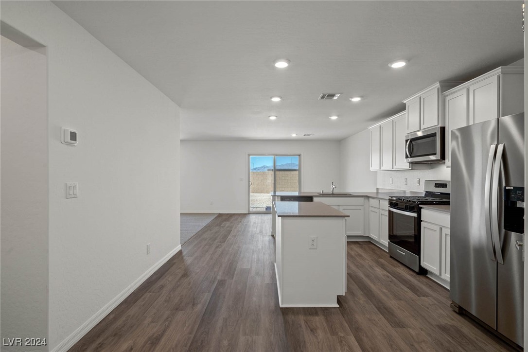 2704 Pavehawk Way