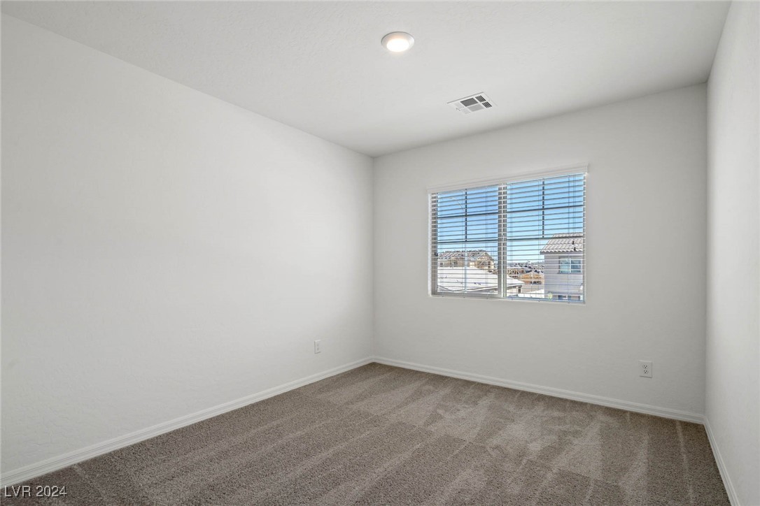 2704 Pavehawk Way