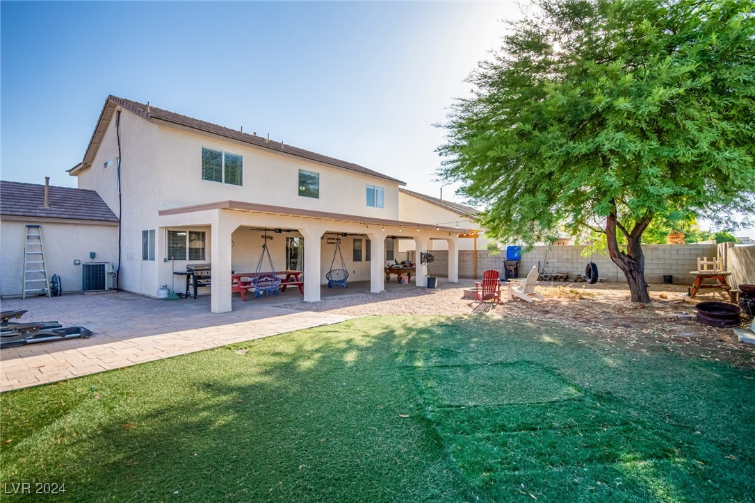 826 Hunters Ridge Way