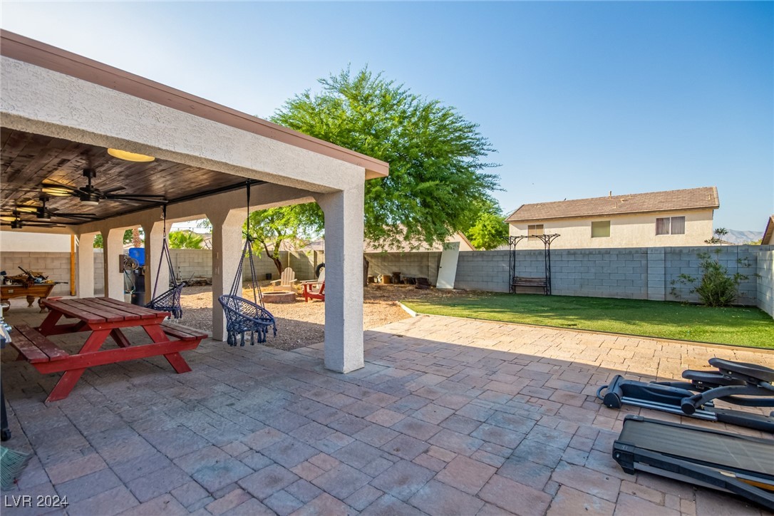 826 Hunters Ridge Way