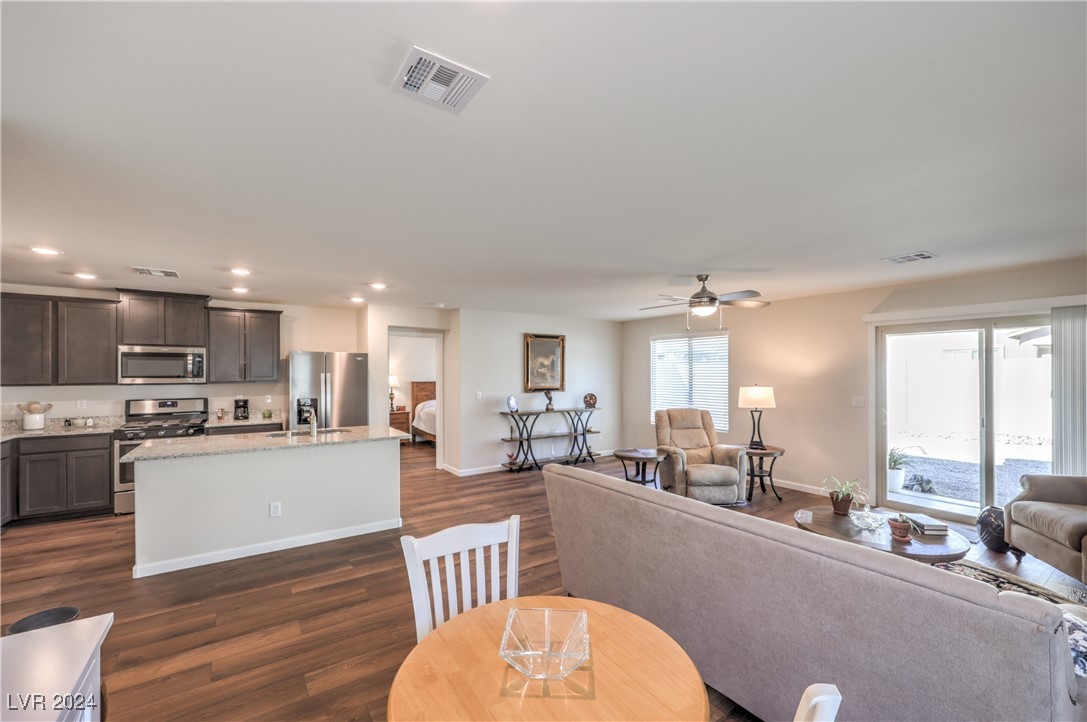 102 East Verde Way