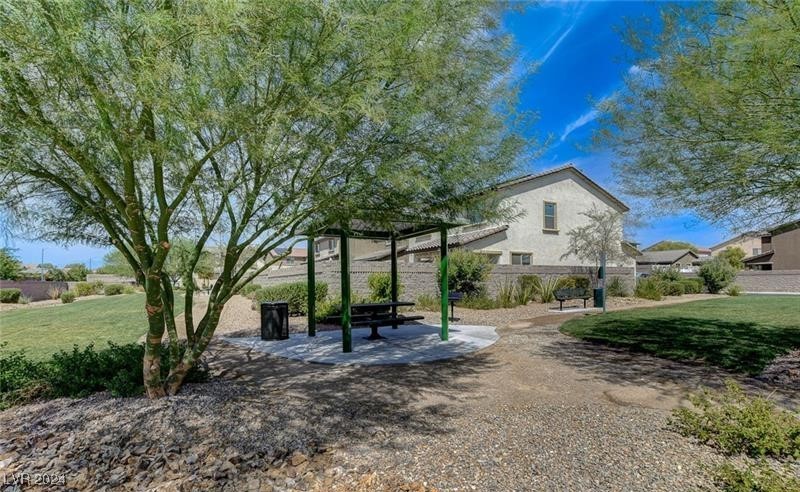 102 East Verde Way